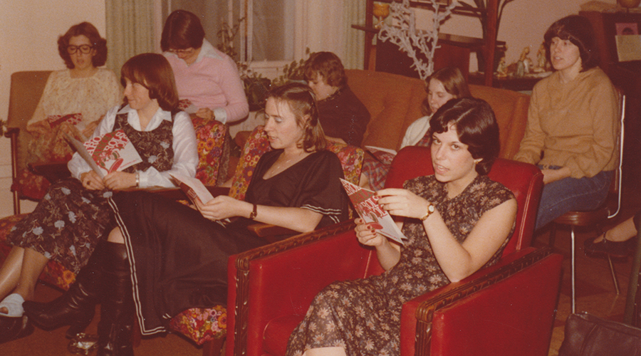 Residents sing carols