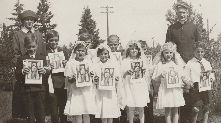 First Communion class in Edson